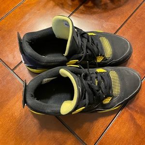 Air Jordan 4 Retro ‘Thunder’ 2012